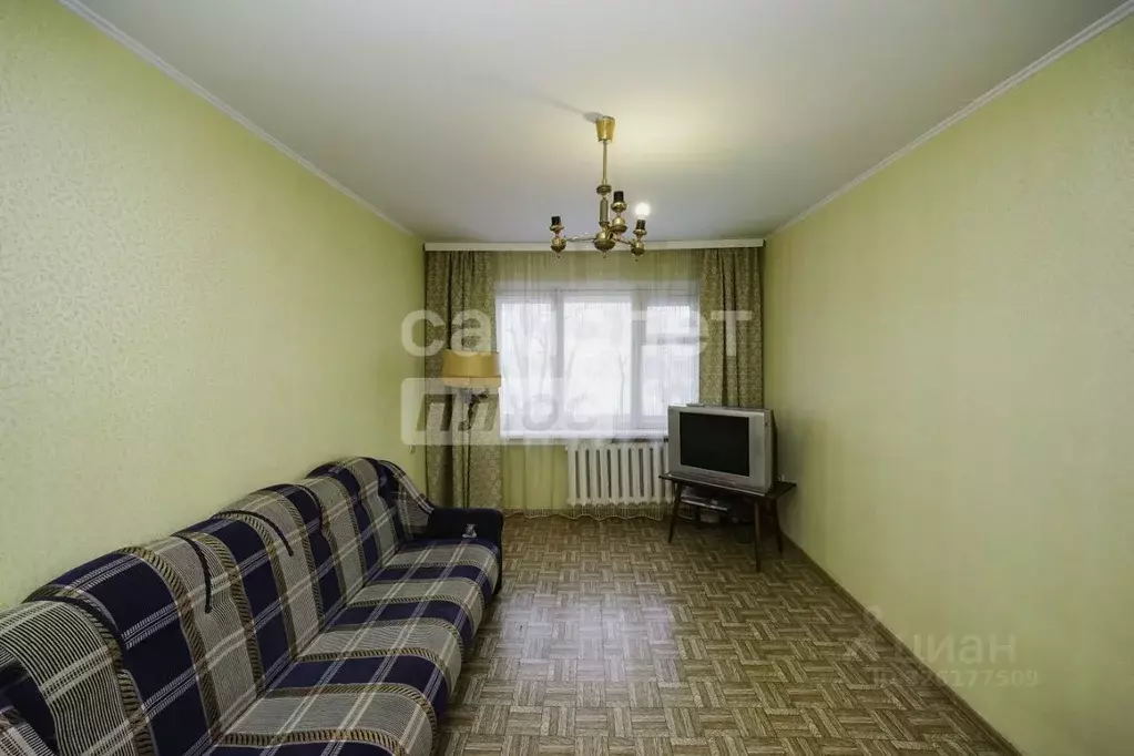 2-к кв. Омская область, Омск Заозерный мкр, ул. Сергея Тюленина, 5б ... - Фото 1