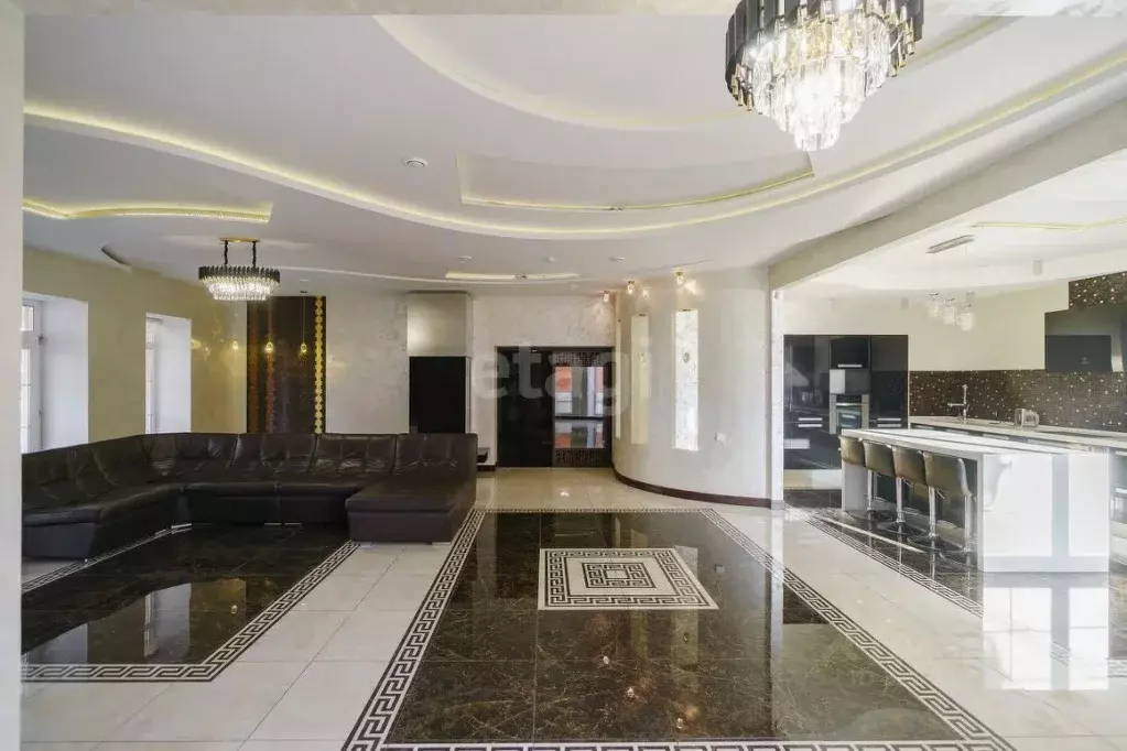 Дом в Ульяновская область, Ульяновск ул. Владимирская, 5 (600 м) - Фото 1