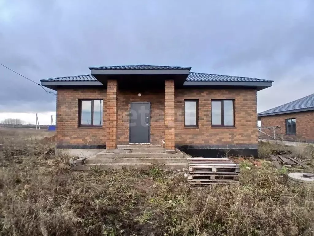 Дом в Башкортостан, Иглинский район, Акбердинский сельсовет, д. ... - Фото 1