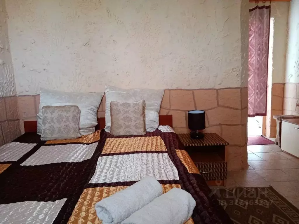 Комната Крым, Сакский район, с. Штормовое ул. Морская, 7 - Фото 1