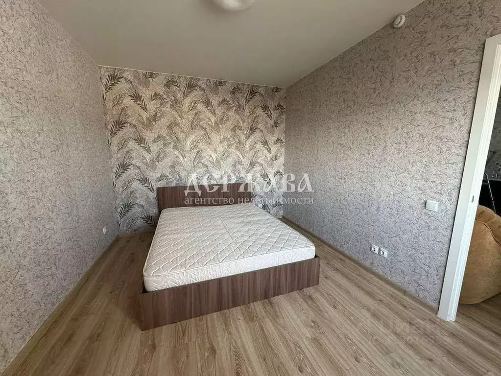 2-к кв. Белгородская область, Старый Оскол Центральный мкр, 1/1 (49.0 ... - Фото 1