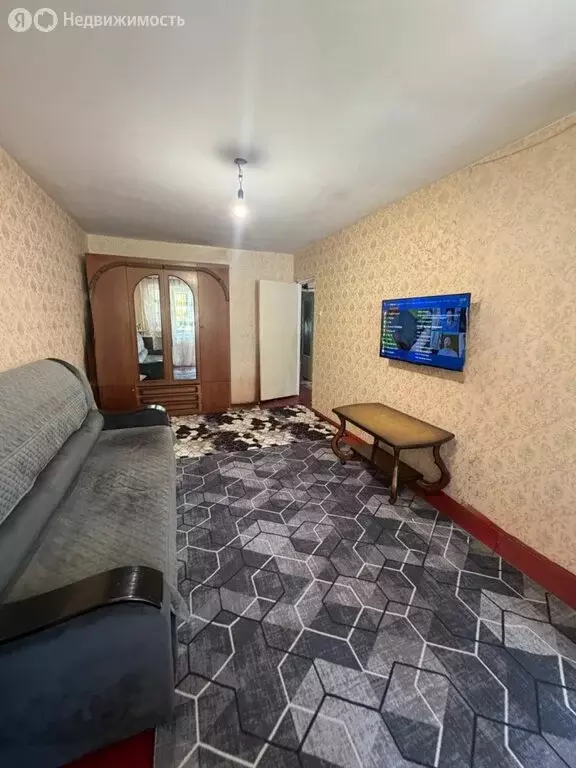 3-комнатная квартира: Махачкала, улица Лаптиева, 72 (73.5 м) - Фото 1