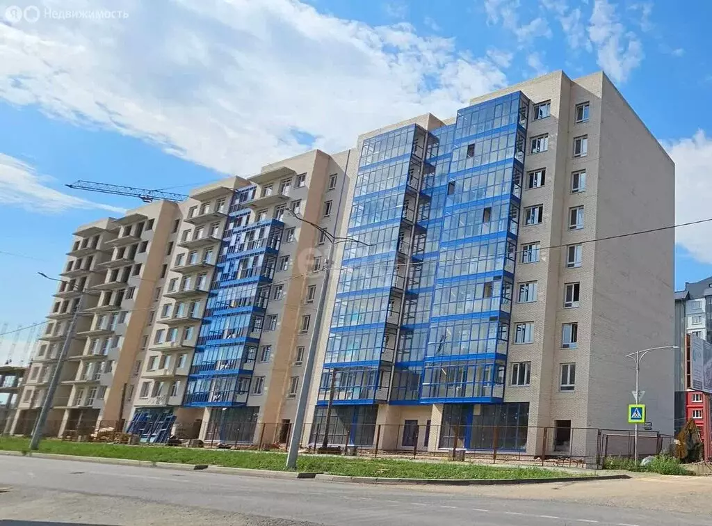 3-комнатная квартира: Абакан, улица Генерала Тихонова, 4 (76.2 м) - Фото 0