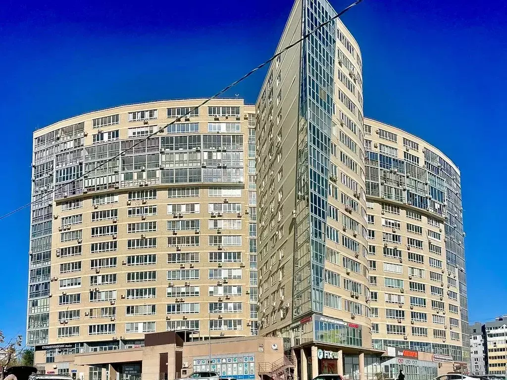 1-к кв. Волгоградская область, Волгоград ул. Поддубного, 1 (55.0 м) - Фото 0
