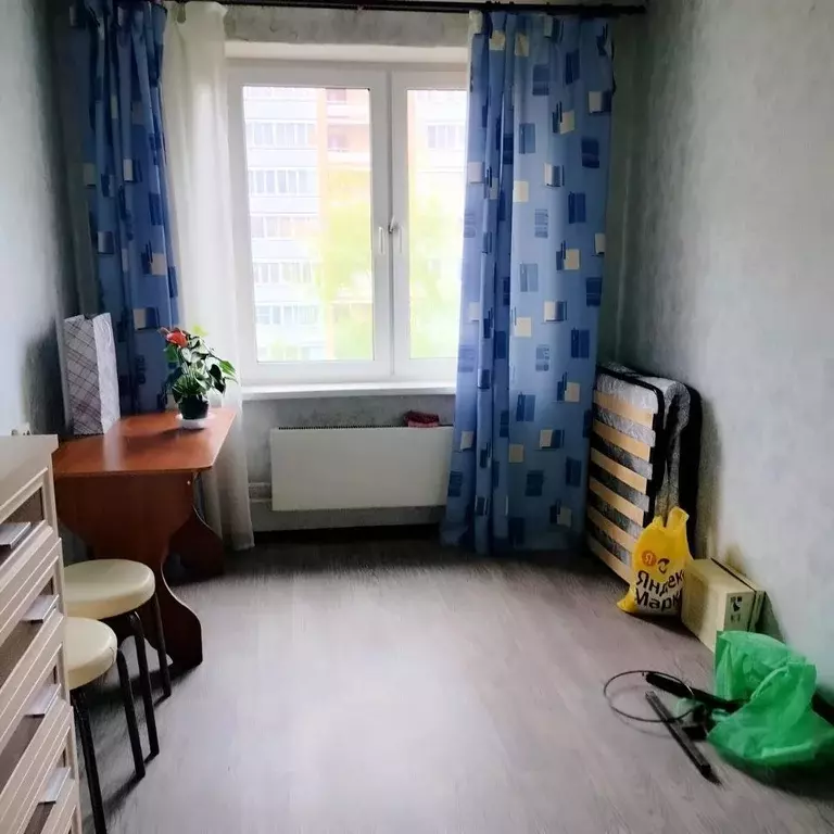 Продается комната в 6-комнатной квартире - Фото 0