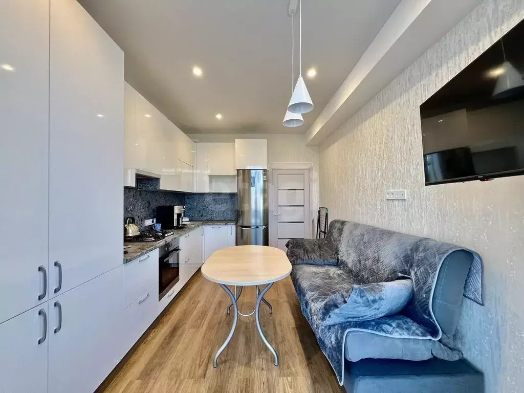 1-к кв. Крым, Симферополь ул. Балаклавская (57.5 м) - Фото 2