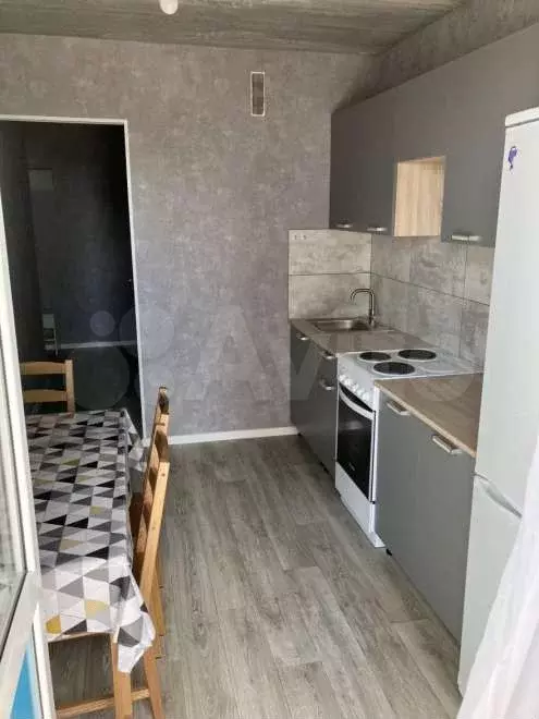 1-к. квартира, 36 м, 4/10 эт. - Фото 1
