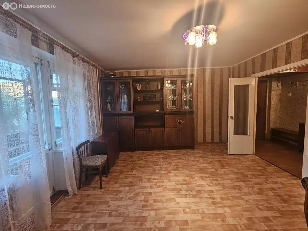 2-комнатная квартира: Челябинск, улица Молодогвардейцев, 14А (55.1 м) - Фото 0