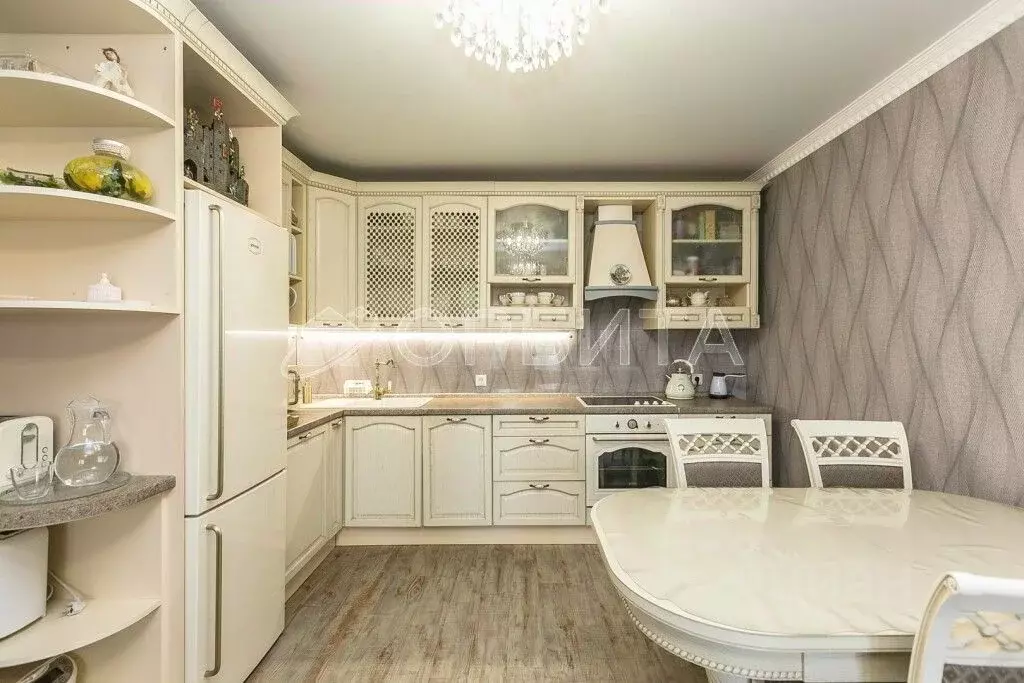 3-к кв. Тюменская область, Тюмень ул. Ю.-Р.Г. Эрвье, 32 (80.4 м) - Фото 1