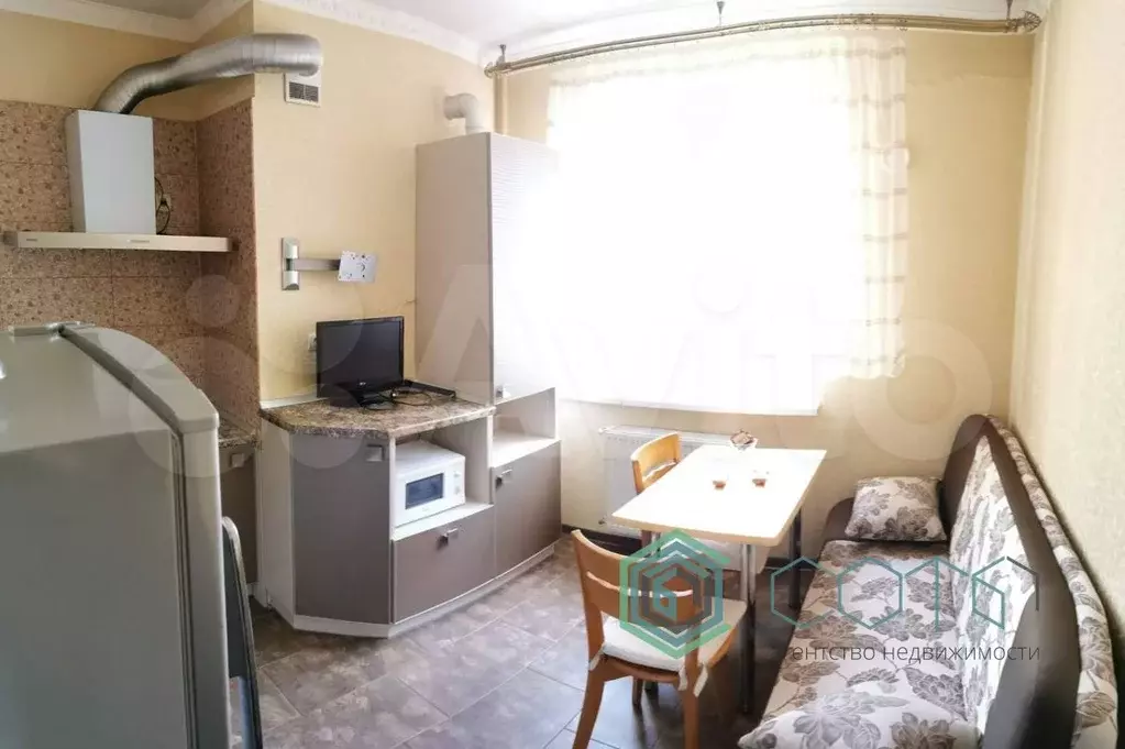 1-к. квартира, 40 м, 4/10 эт. - Фото 0