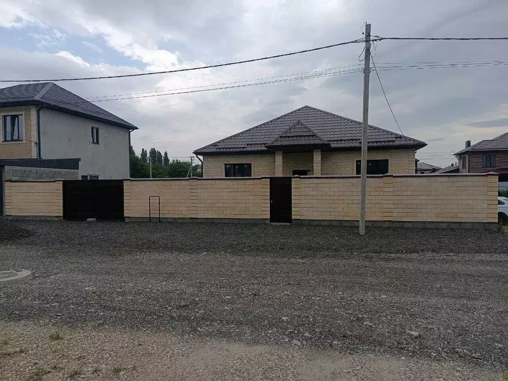 Дом в Ставропольский край, Пятигорск городской округ, с. Золотушка ... - Фото 1