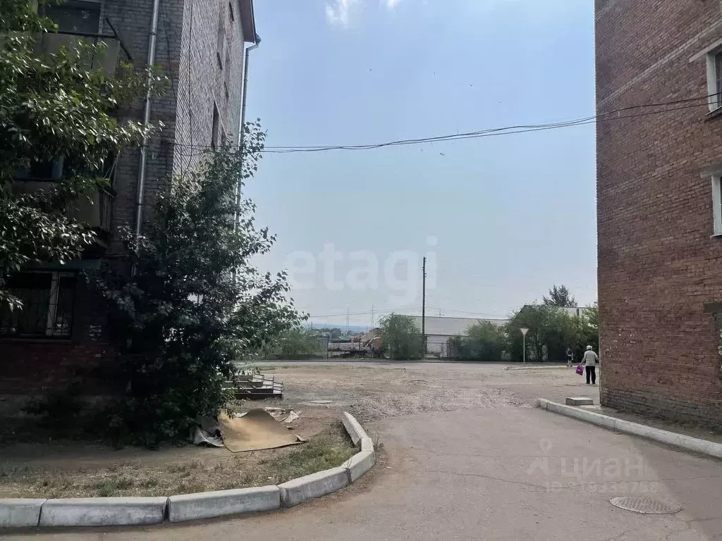 1-к кв. Бурятия, Улан-Удэ Кирзавод мкр, ул. Кирпичная, 1 (28.9 м) - Фото 1
