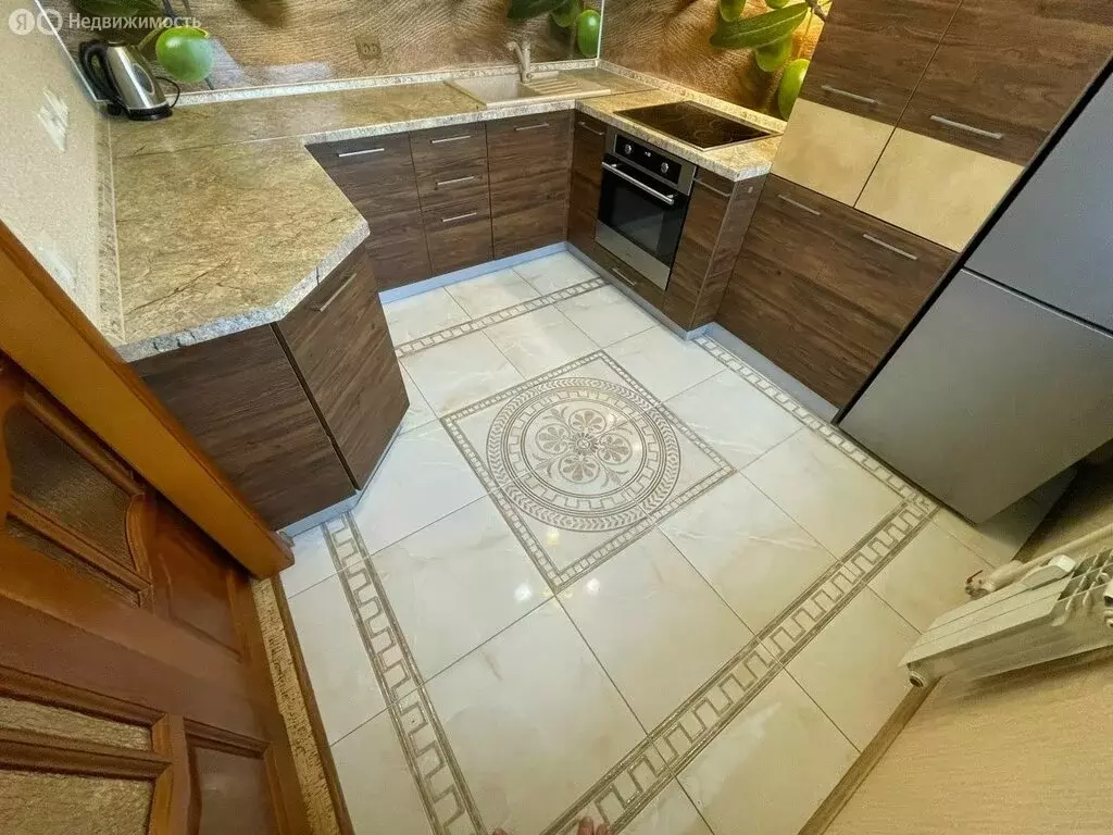 2-комнатная квартира: Тюмень, улица Николая Ростовцева, 2 (64 м) - Фото 1