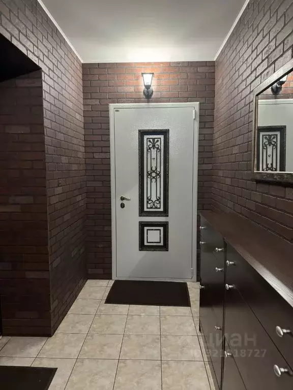 5-к кв. Омская область, Омск ул. Сергея Лазо, 21 (164.0 м) - Фото 0