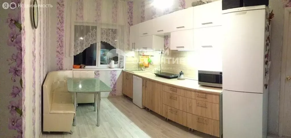 Дом в Свердловская область, муниципальное образование Екатеринбург, ... - Фото 0