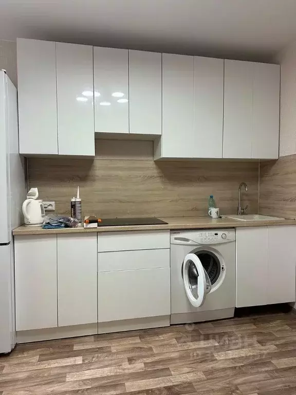 2-к кв. Новосибирская область, Новосибирск ул. Петухова, 95/4 (57.0 м) - Фото 0