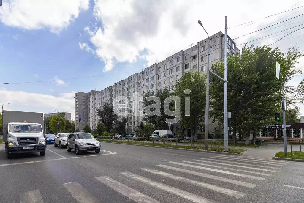 3-комнатная квартира: Тюмень, улица 30 лет Победы, 96 (63.5 м) - Фото 1
