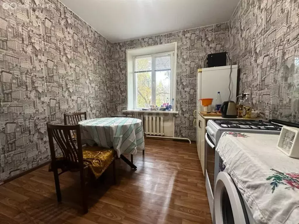 3-комнатная квартира: Саратов, улица имени М.В. Ломоносова, 1 (73.8 м) - Фото 1