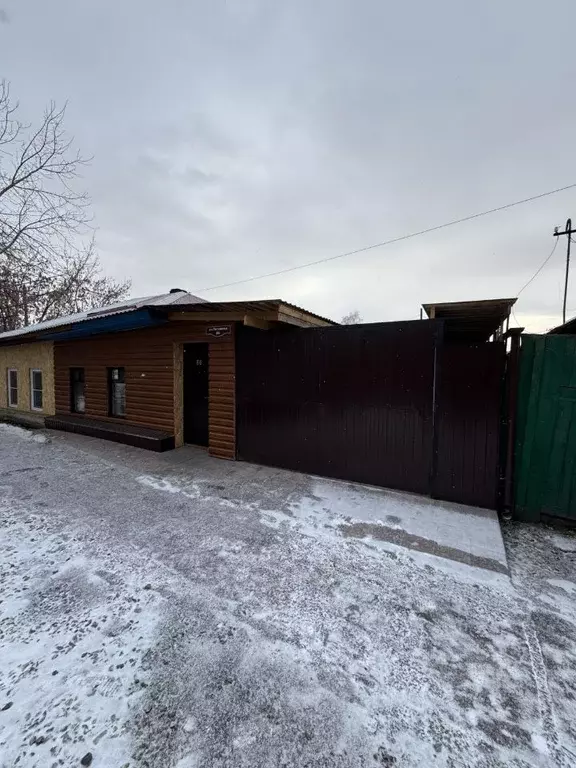 Дом в Омская область, Омск ул. 6-я Линия, 116 (41 м) - Фото 1