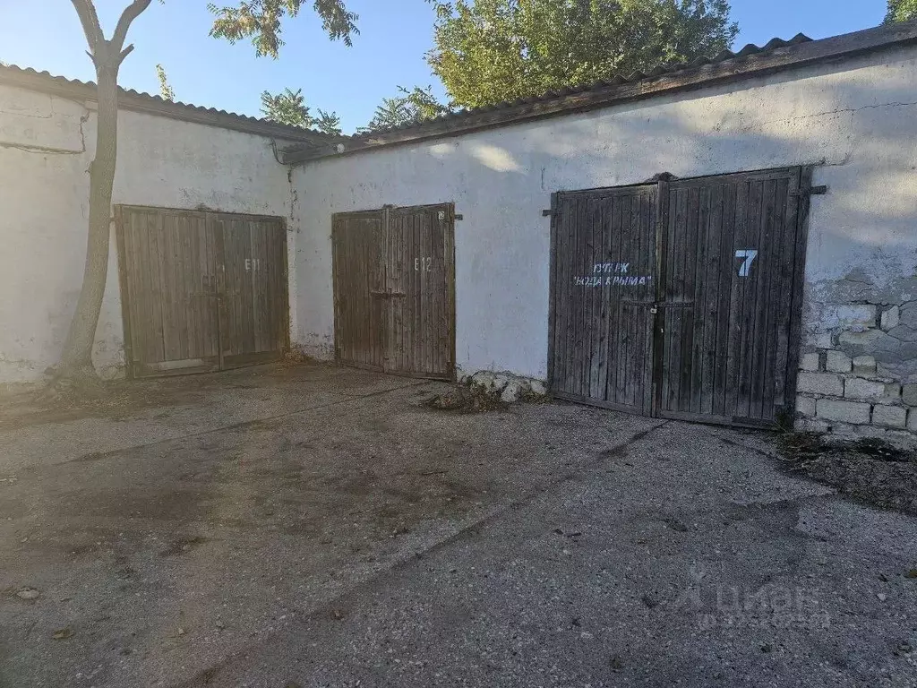 Гараж в Крым, Советский пгт ул. 50 лет СССР, 31 (538 м) - Фото 1