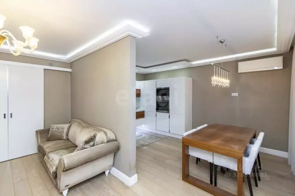 2-к кв. Тюменская область, Тюмень ул. Малыгина, 2 (80.0 м) - Фото 1