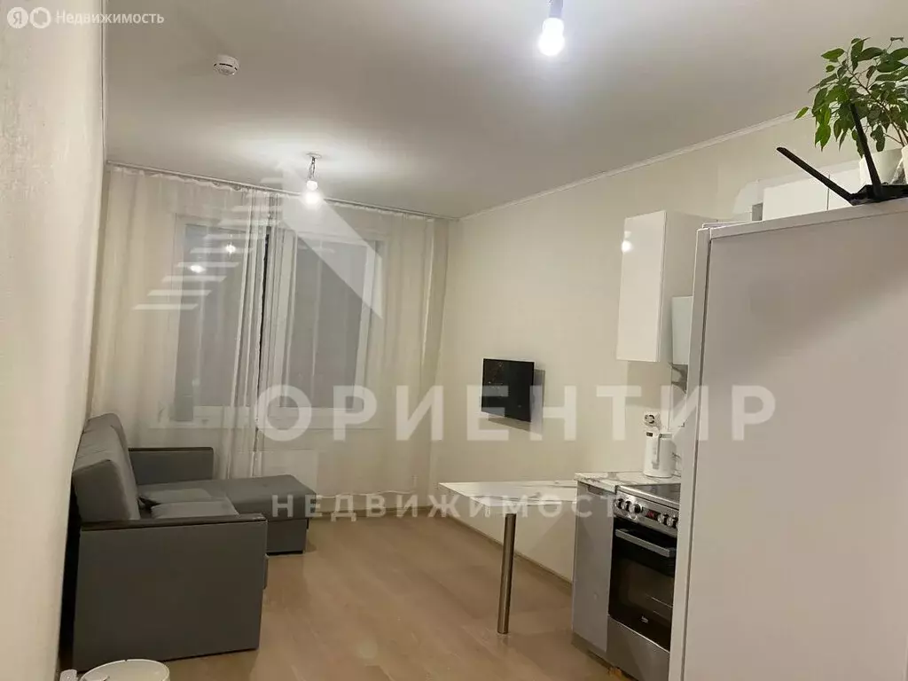2-комнатная квартира: Екатеринбург, улица Крестинского, 6 (56.6 м) - Фото 1