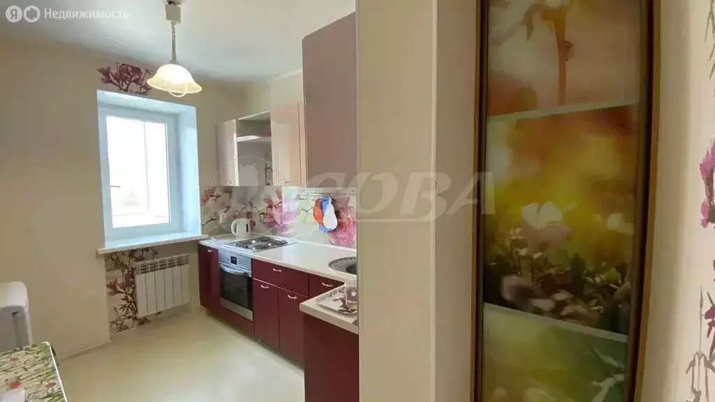 Квартира-студия: Тюмень, улица Николая Чаплина, 126 (37 м) - Фото 1