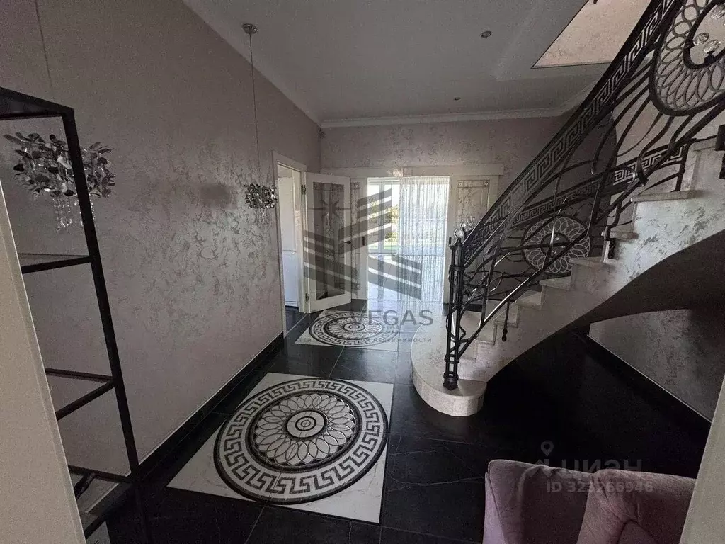 Дом в Татарстан, Казань ул. 2-я Аракчинская, 35 (400 м) - Фото 1