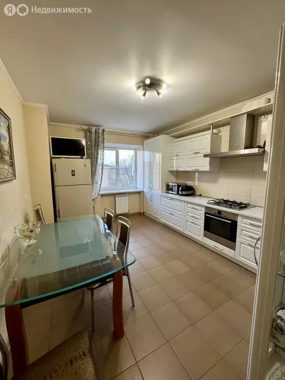 3-комнатная квартира: Астрахань, улица Власова, 6 (106 м) - Фото 1