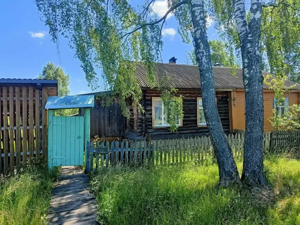 Дом в Кировская область, Юрья пгт ул. Пионерская (35 м) - Фото 0