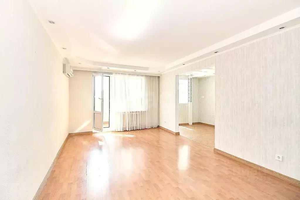3-к кв. Тюменская область, Тюмень ул. Салтыкова-Щедрина, 59 (80.0 м) - Фото 1