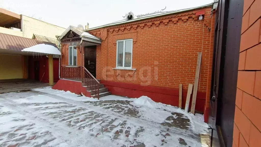 Дом в Назрань, улица Бутырина (180 м) - Фото 1