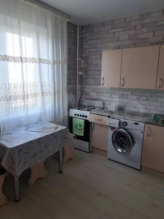 1-к. квартира, 39 м, 7/9 эт. - Фото 1