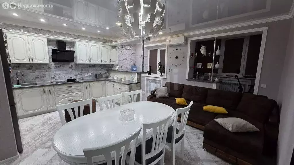 1-комнатная квартира: Батайск, улица Максима Горького, 491Вк2 (64 м) - Фото 0