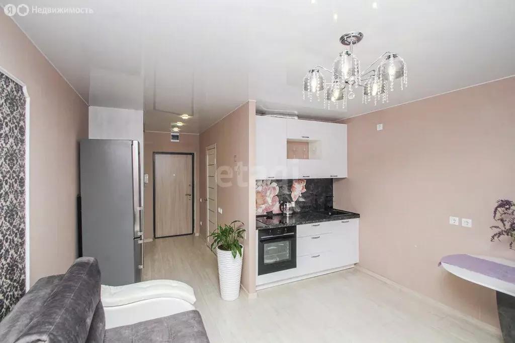 Квартира-студия: Тюмень, улица Тимофея Чаркова, 28 (24 м) - Фото 2