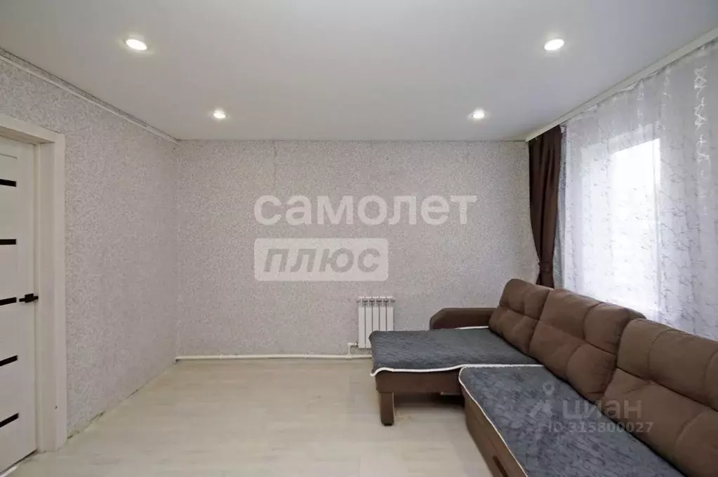Дом в Омская область, Азовский Немецкий Национальный район, с. ... - Фото 1