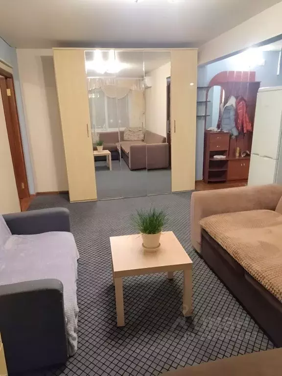 2-к кв. Омская область, Омск просп. Космический, 6 (46.0 м) - Фото 2