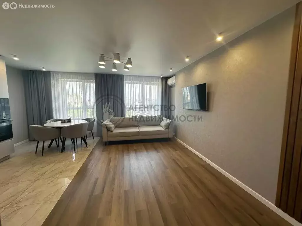 3-комнатная квартира: Казань, улица Братьев Батталовых, 20к2 (72.6 м) - Фото 1