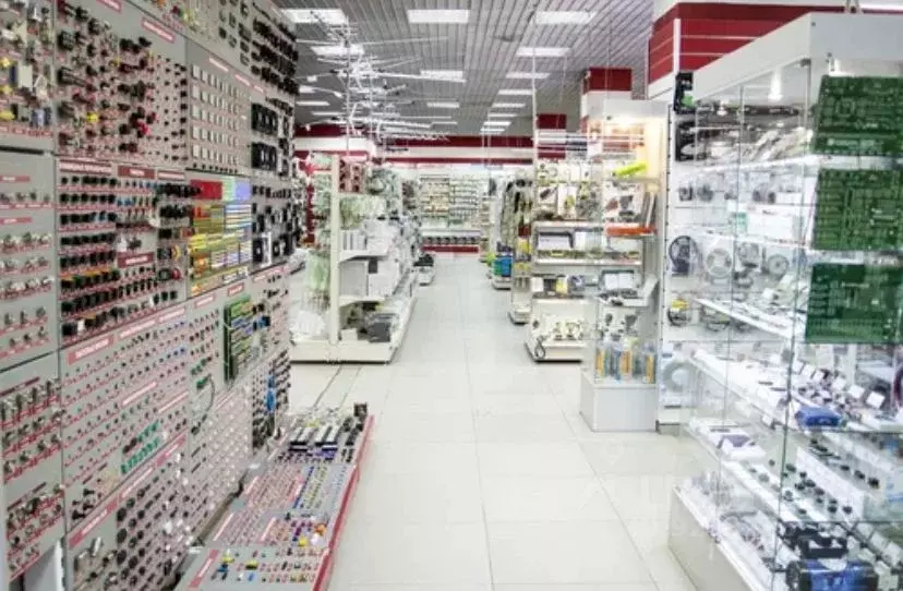 Адрес магазина электроника. Чип и дип интернет-магазин радиодеталей. Магазин радиодеталей. Радиодетали витрина. Магазин радиоэлектроники.