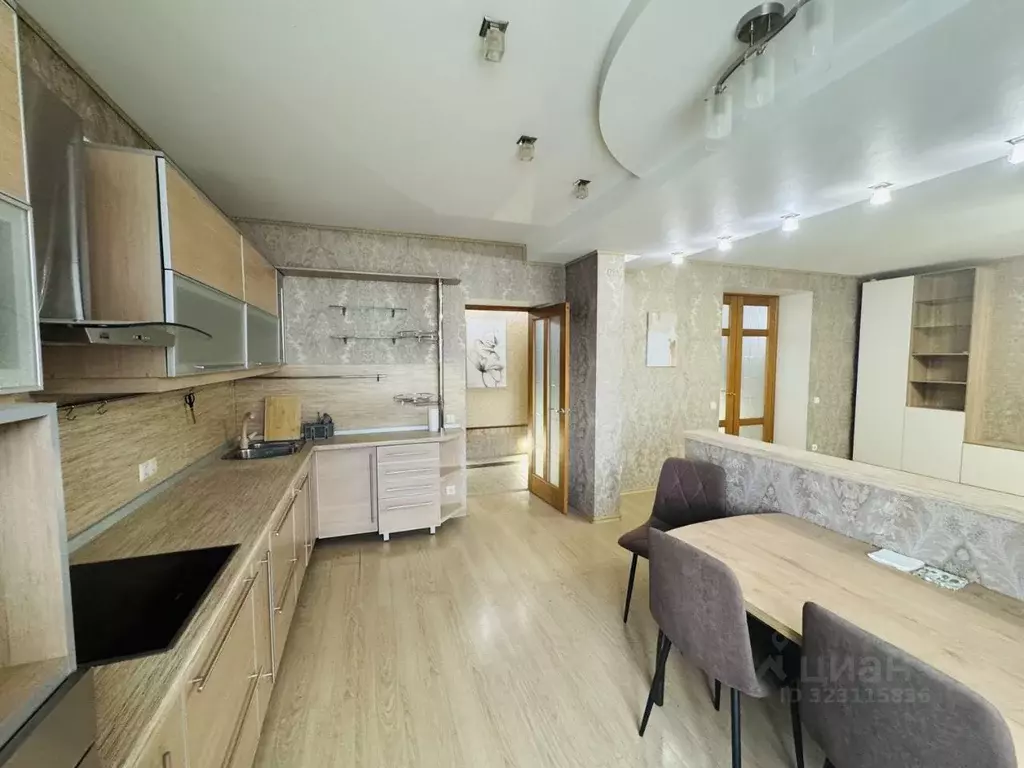 3-к кв. Алтайский край, Барнаул ул. Антона Петрова, 247А (100.0 м) - Фото 1