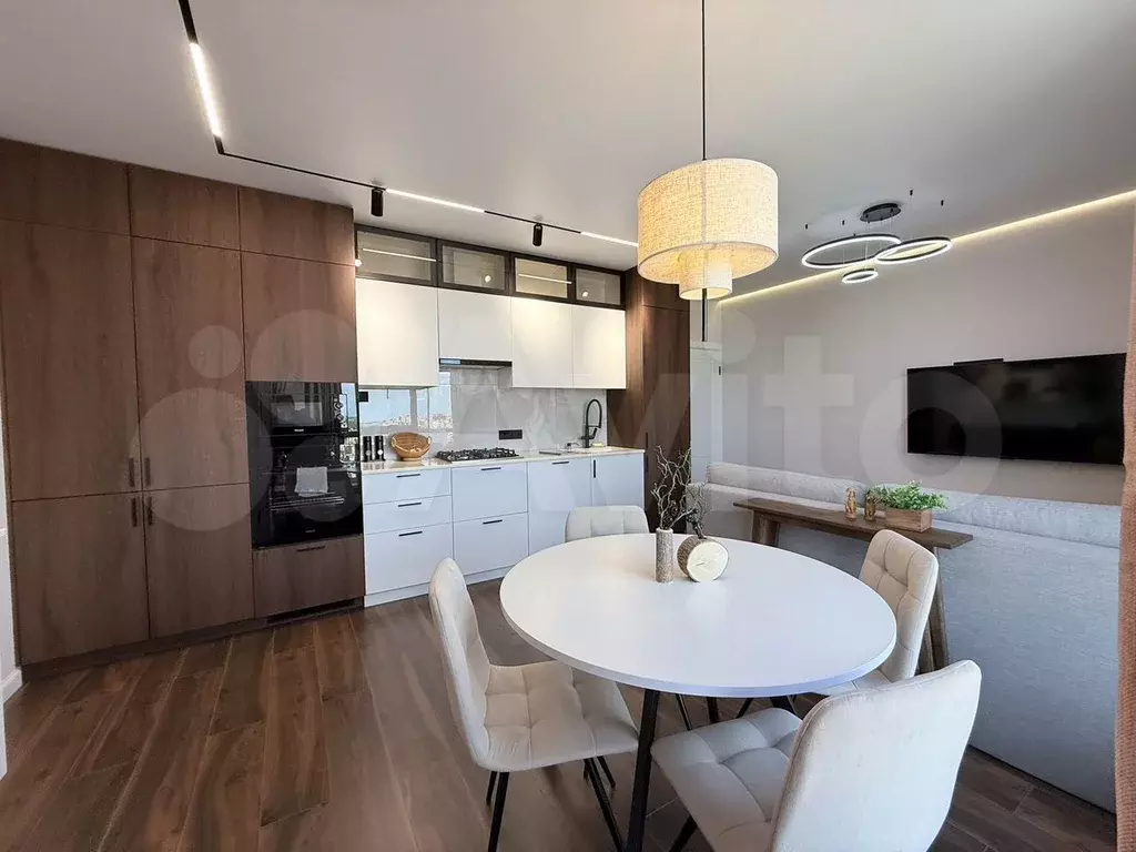 3-к. квартира, 90 м, 21/24 эт. - Фото 0