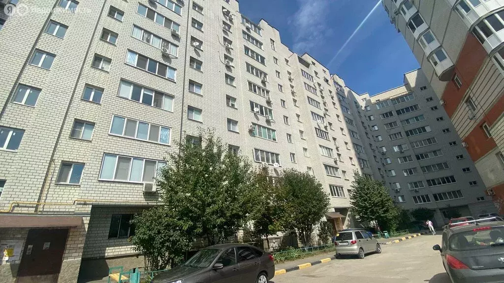 3-комнатная квартира: Саратов, Барнаульская улица, 2А (84 м) - Фото 1