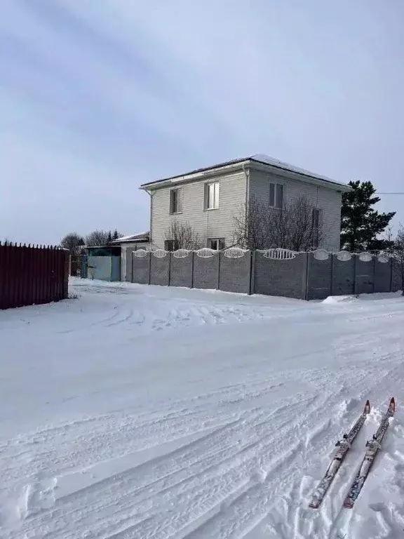 Дом в Омская область, Омский район, пос. Магистральный Юбилейная ул., ... - Фото 1