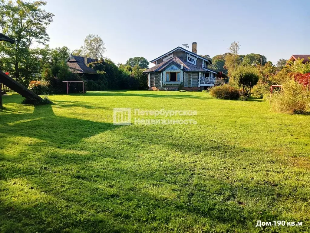 Дом в Новгородская область, Валдай ул. Белова, 3 (190 м) - Фото 1