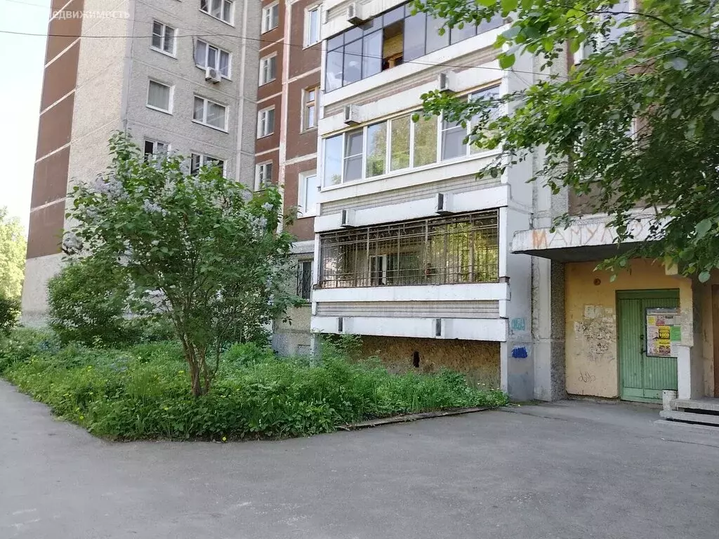 3-комнатная квартира: Екатеринбург, Сибирский тракт, 33А (63 м) - Фото 0