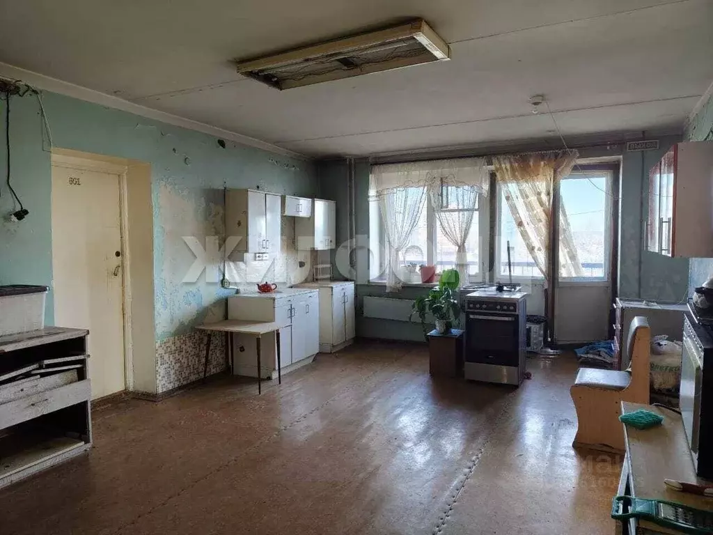 Комната Новосибирская область, Новосибирск ул. Шукшина, 17 (11.3 м) - Фото 1
