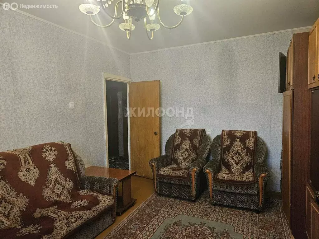 3-комнатная квартира: Тольятти, проспект Степана Разина, 32 (51 м) - Фото 0