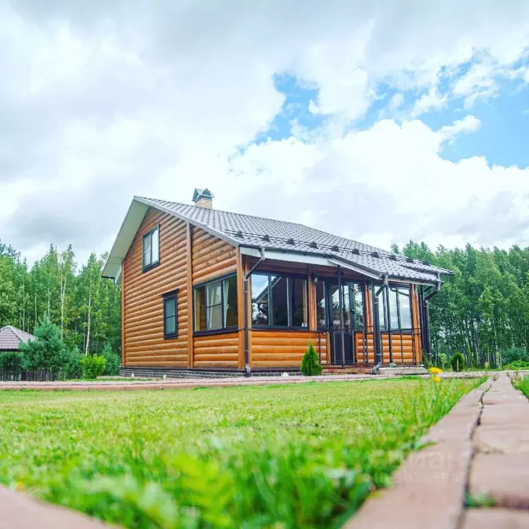 Дом в Новгородская область, Окуловский район, Березовикское с/пос, д. ... - Фото 0