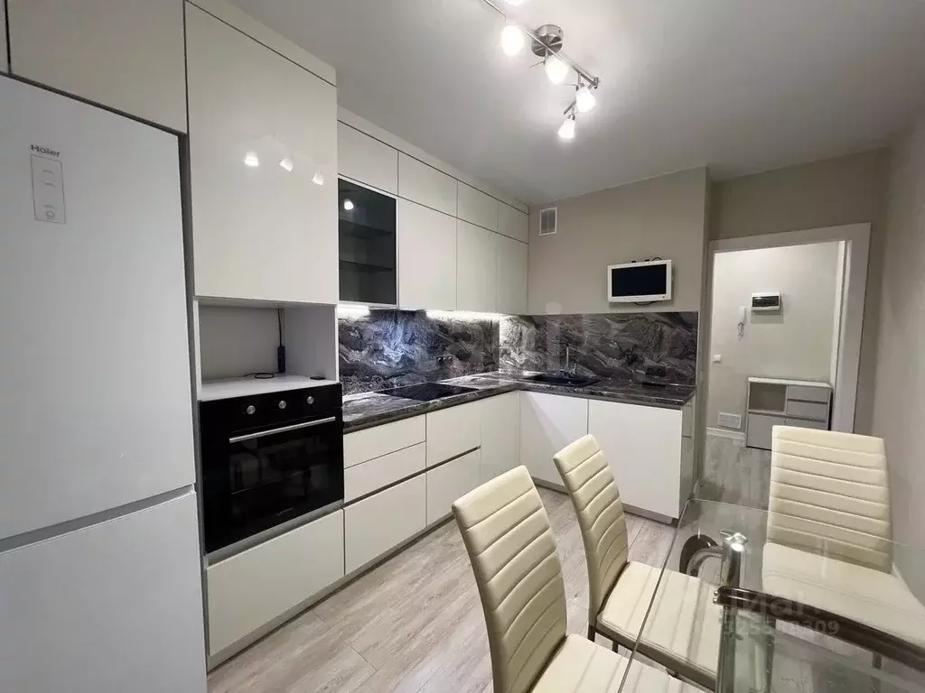 1-к кв. Тюменская область, Тюмень ул. Циолковского, 20А (49.0 м) - Фото 2