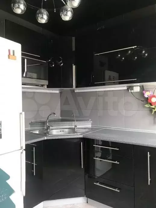 2-к. квартира, 60 м, 10/24 эт. - Фото 0